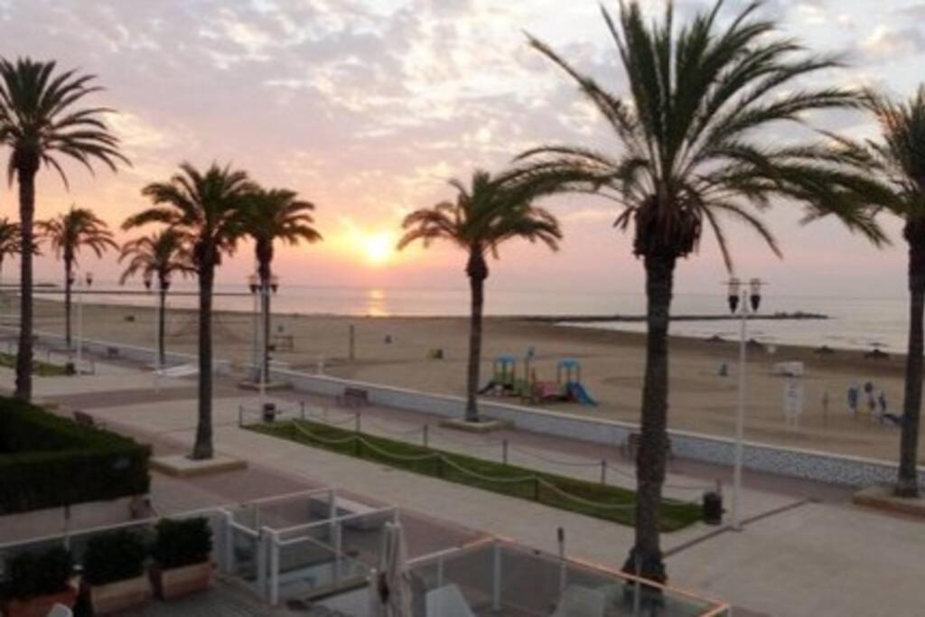 Coqueto Apartamento Junto A La Playa. Puebla de Farnals Luaran gambar